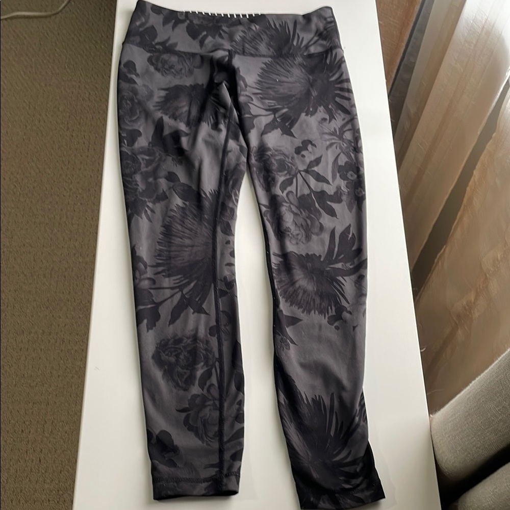RARE LULULEMON Floral Gray and black  Leggings